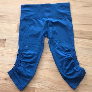 Lululemon in the flow crops